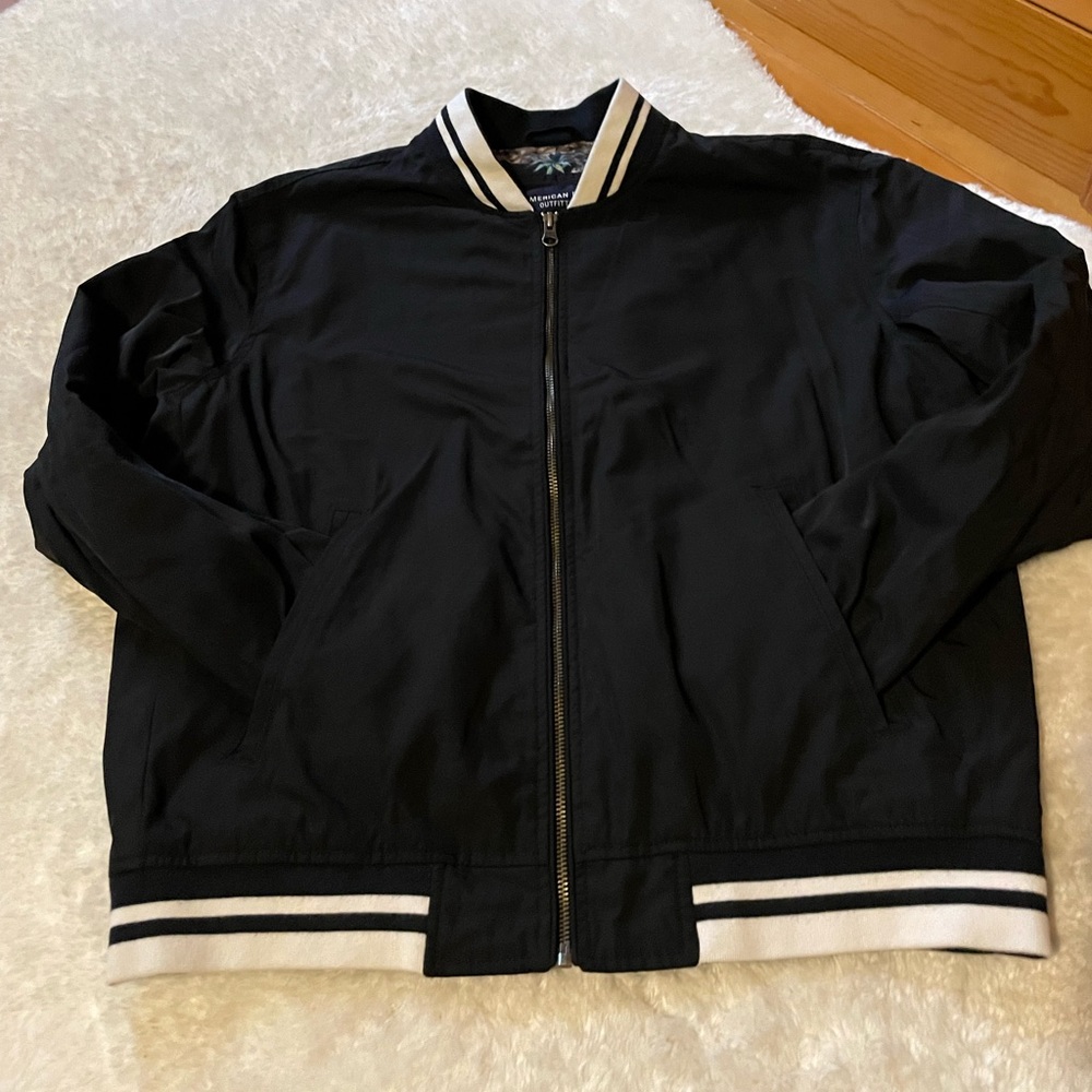 H&M size US M bomber style jacket in black with tiger print lining